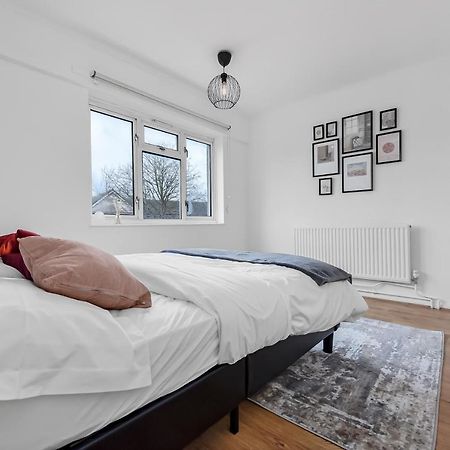 Stylish Excel 3 Bedroom Flat Londra Exterior foto