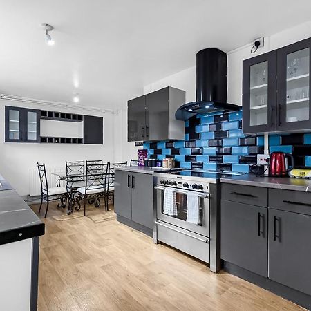 Stylish Excel 3 Bedroom Flat Londra Exterior foto