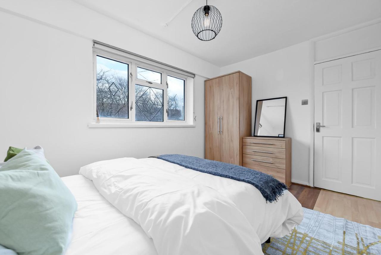 Stylish Excel 3 Bedroom Flat Londra Exterior foto
