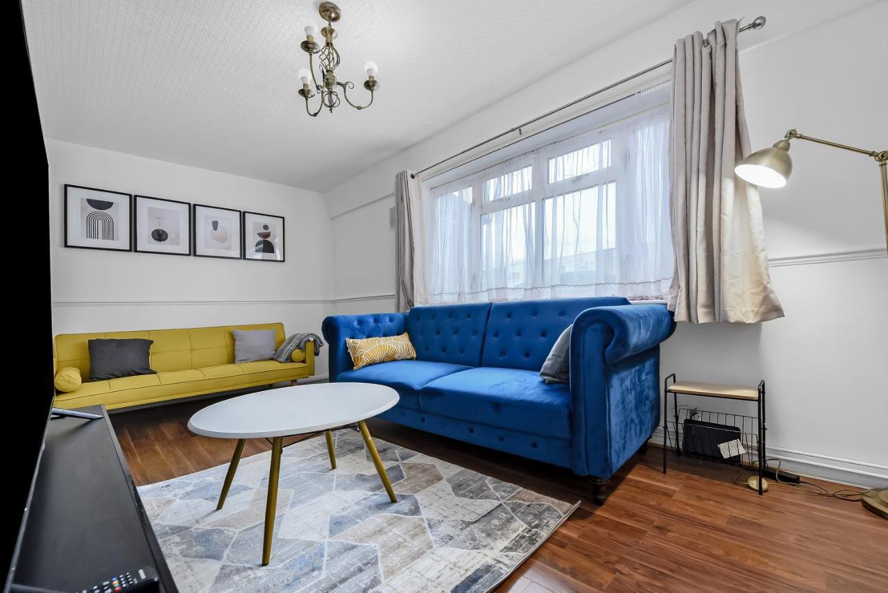 Stylish Excel 3 Bedroom Flat Londra Exterior foto